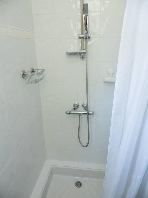 Logement Le Serein Toulon Bagian luar foto